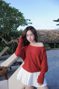 Layer áo len nữ trễ vai Hàn Quốc cùng áo khoác mỏng mùa đông